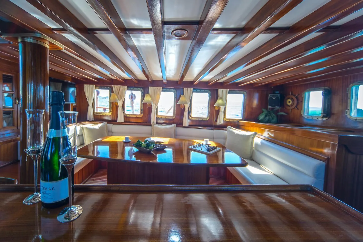 Charming Cabin On Msy Alisa Week Long Island Hopping Adventure Through Dalmatian Coastal Gems Σπλιτ